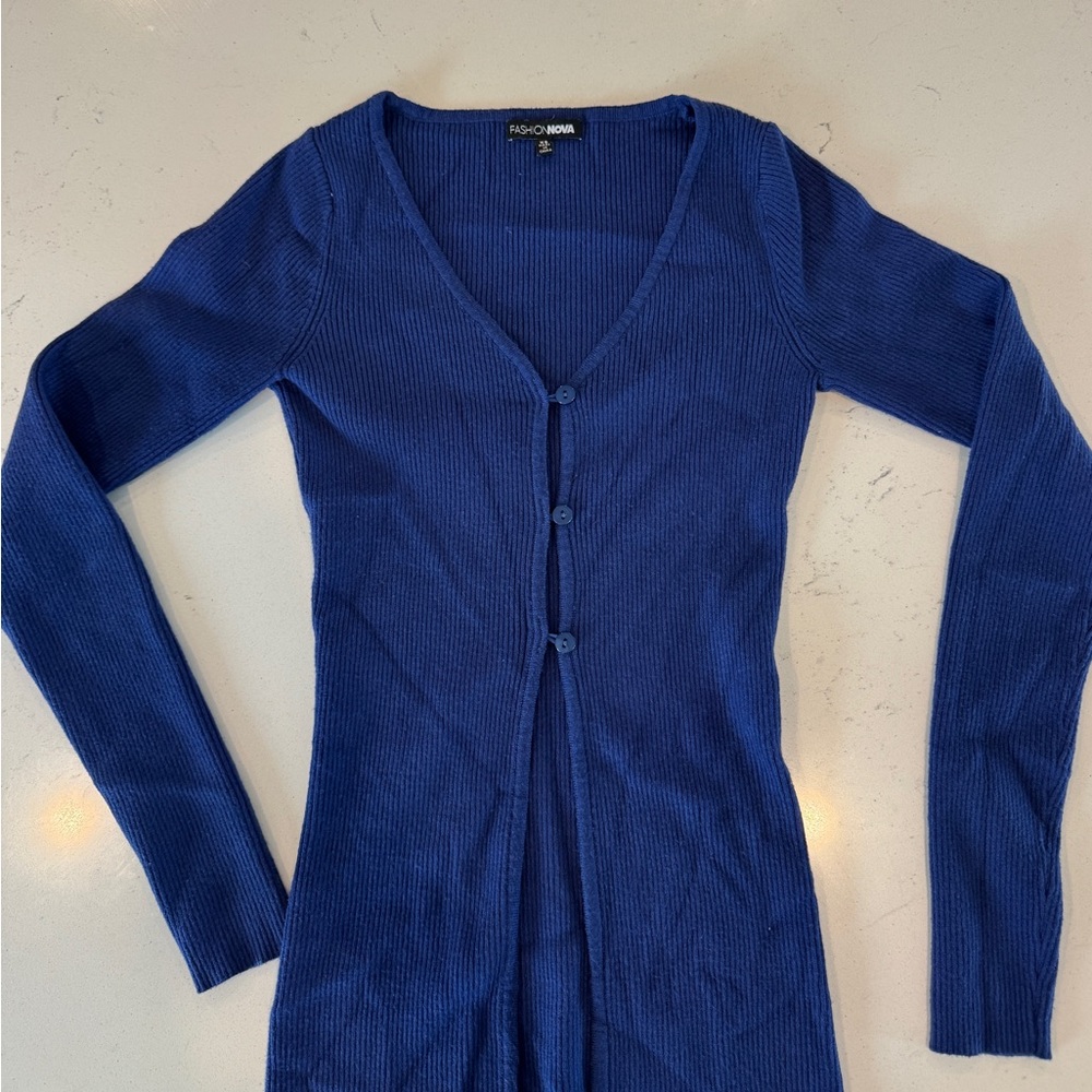 Fashion Nova Blue Ribbed V-Neck Button Front Sweater